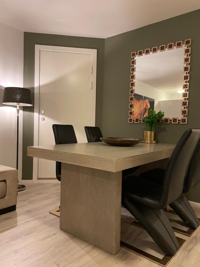Leilighet Ved Sjoen Med Strand Apartment Пошгрун Екстериор снимка