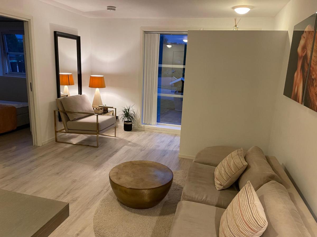 Leilighet Ved Sjoen Med Strand Apartment Пошгрун Екстериор снимка