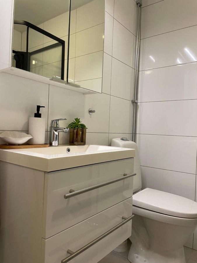 Leilighet Ved Sjoen Med Strand Apartment Пошгрун Екстериор снимка