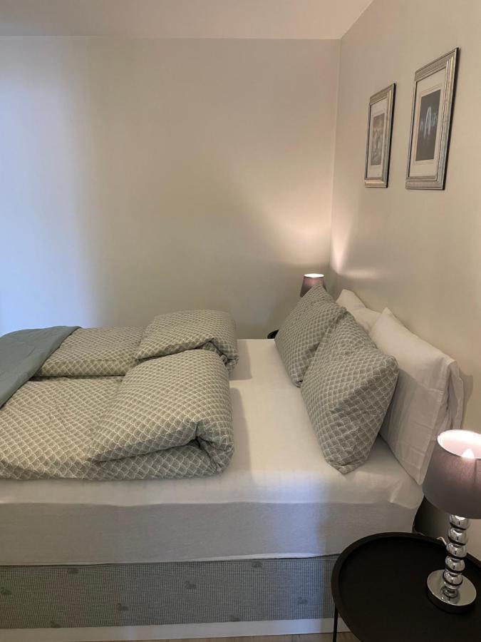 Leilighet Ved Sjoen Med Strand Apartment Пошгрун Екстериор снимка